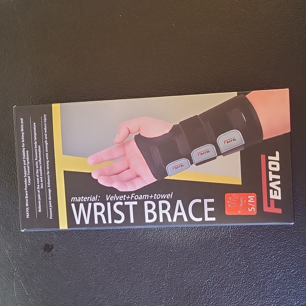 Featol Black Wrist Brace For Carpal Tunnel.  Right Handed Small-Meduim